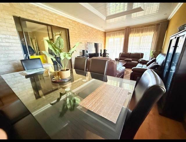 3 BEDROOM HOUSE FOR SALE IN VANDERBIJLPARK CE 3